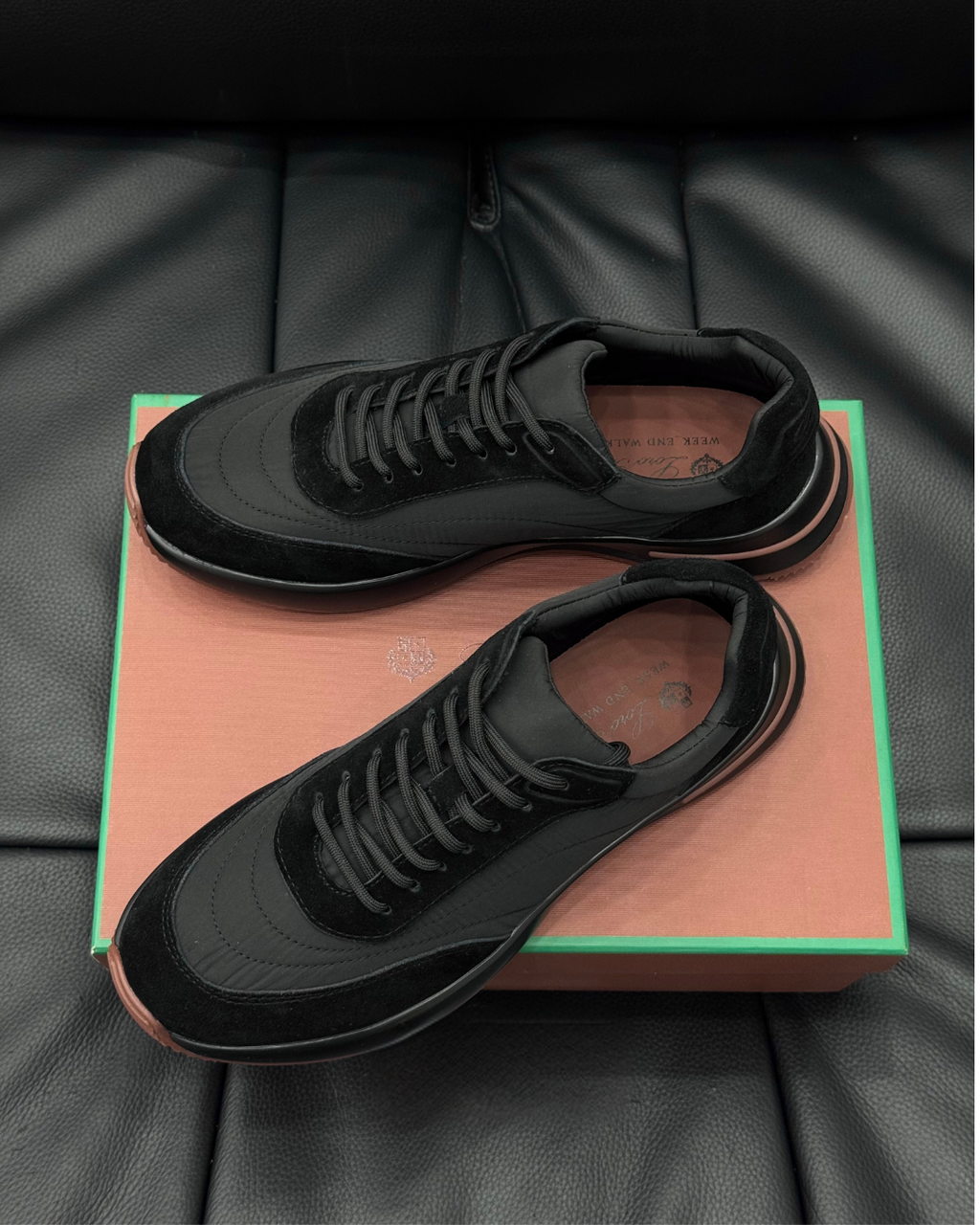 Weekend Walk Full Black