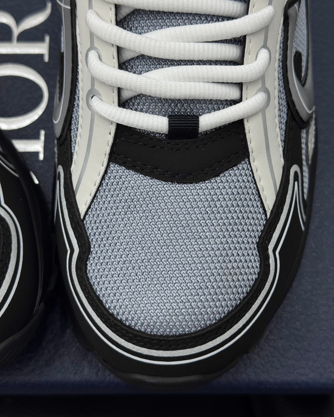 B30 Countdown Low Sneakers – Blue, Gray, White and Black