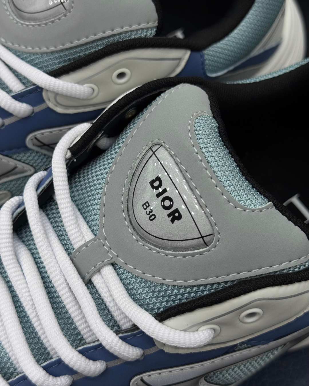 B30 Countdown Low Sneakers – Light Blue, Blue, Gray and White