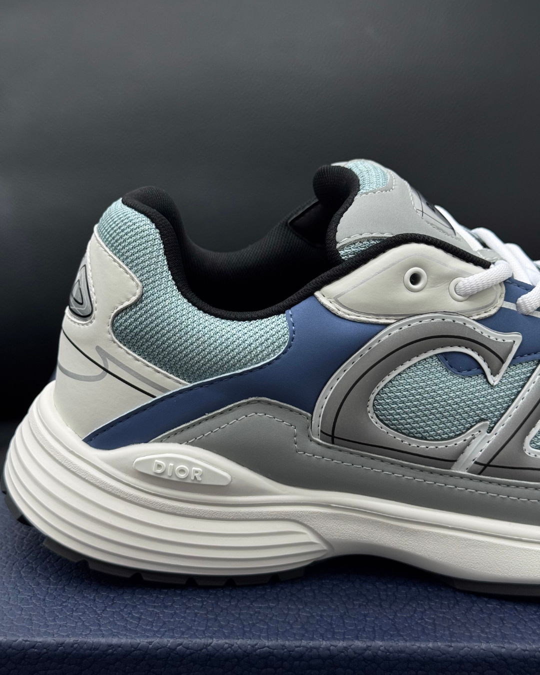 B30 Countdown Low Sneakers – Light Blue, Blue, Gray and White